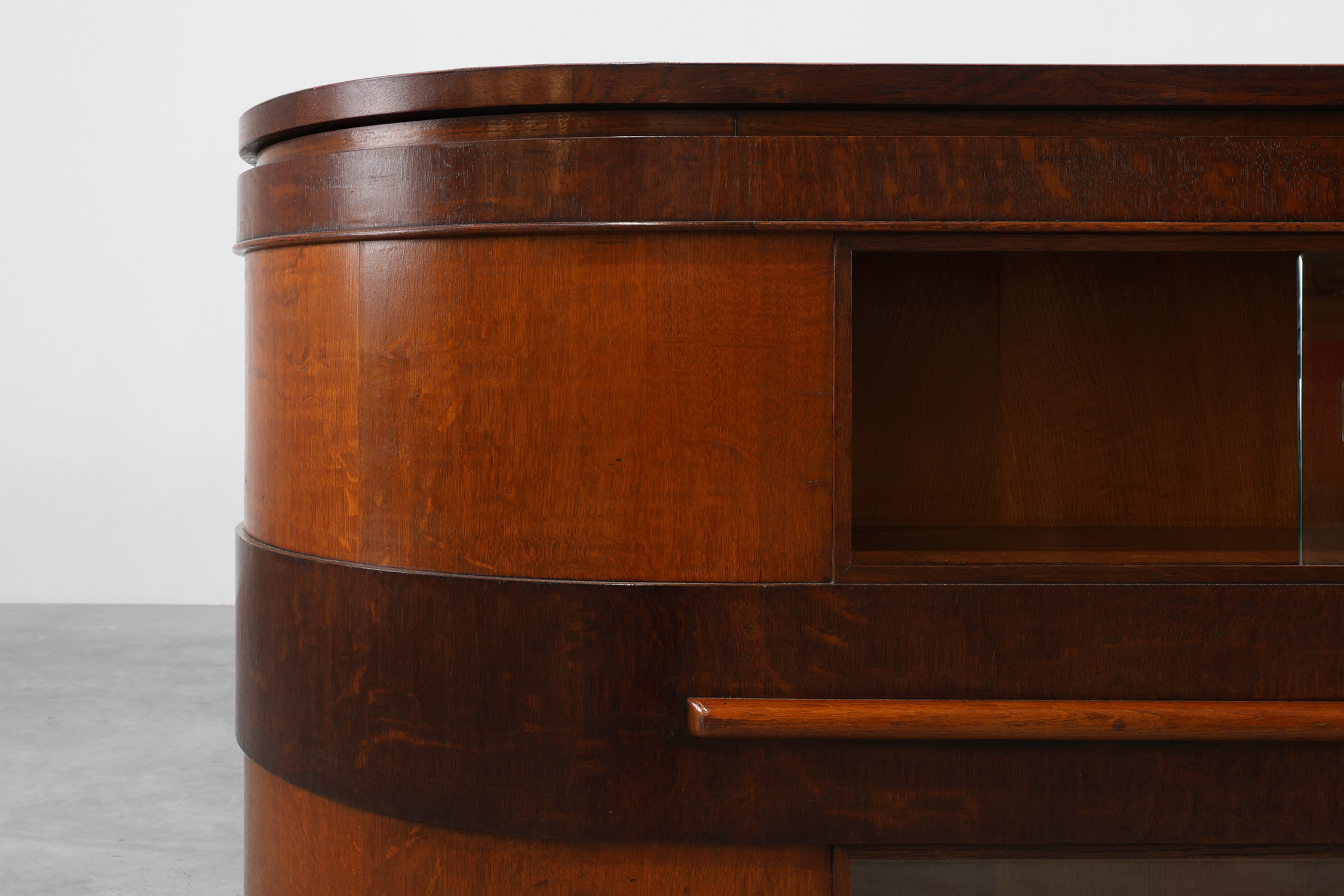 Ensemble of 2 Art Deco Counters and 1 cabinet attr. to De Coene, Belgium 1920sthumbnail